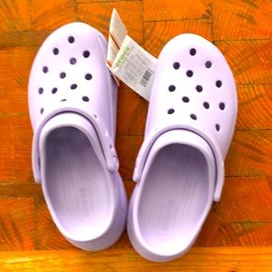 Crocs “Bae“ Platform Clogs in Lavender. Size 9W (EUR 39-40). NWT.
